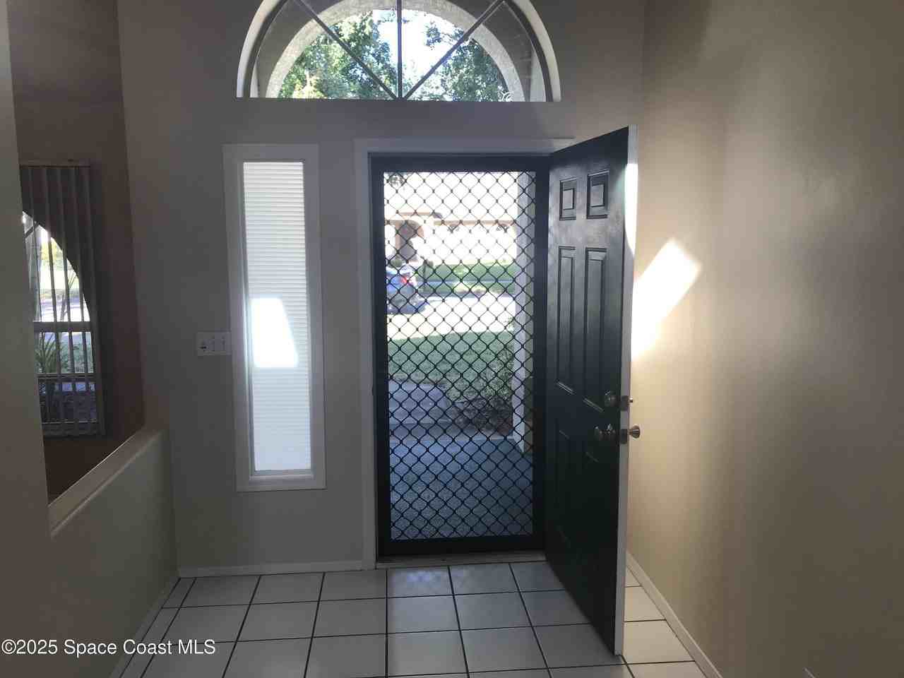 3166 Lago Vista Dr - Photo 3 of 15