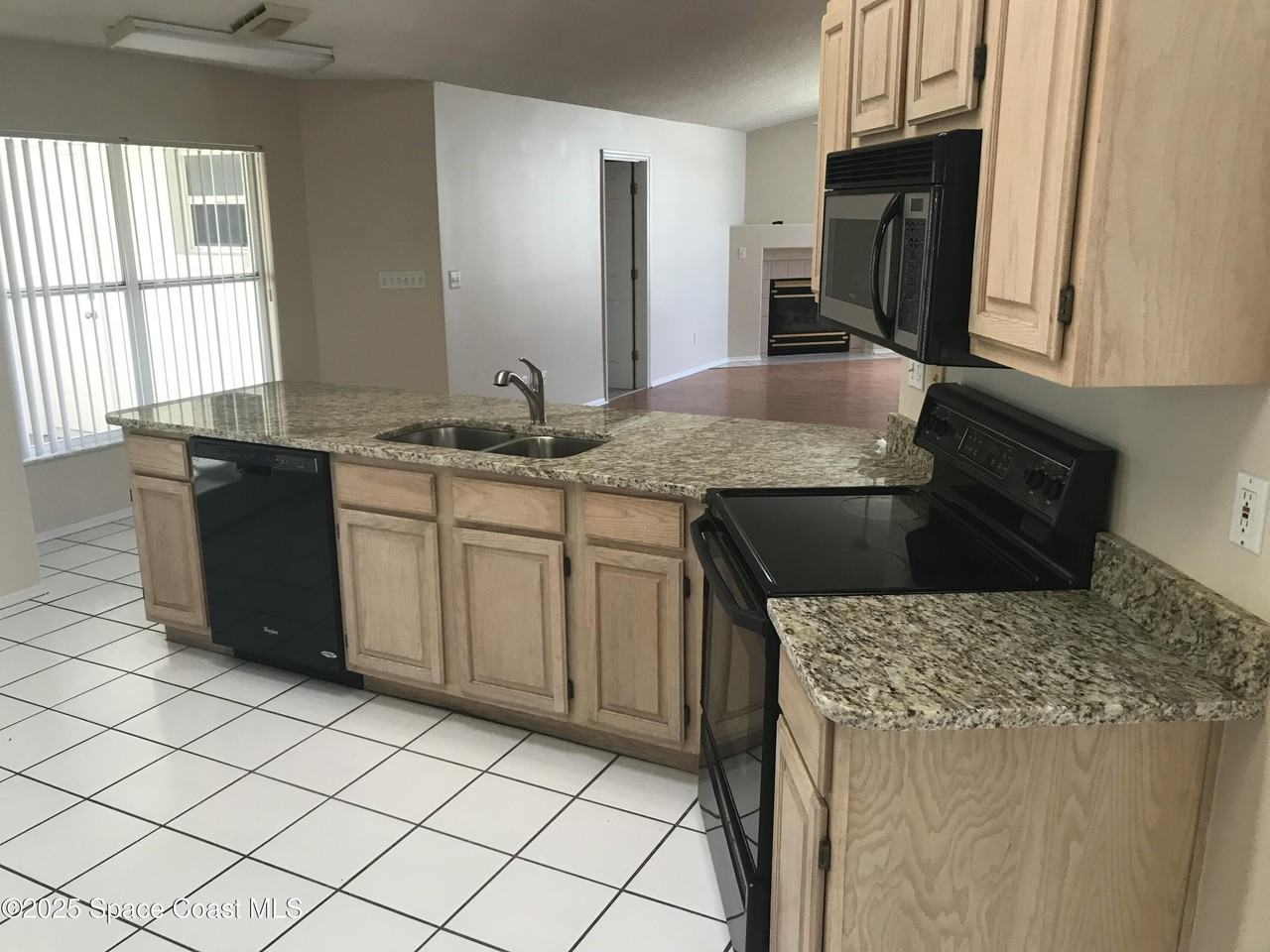 3166 Lago Vista Dr - Photo 6 of 15