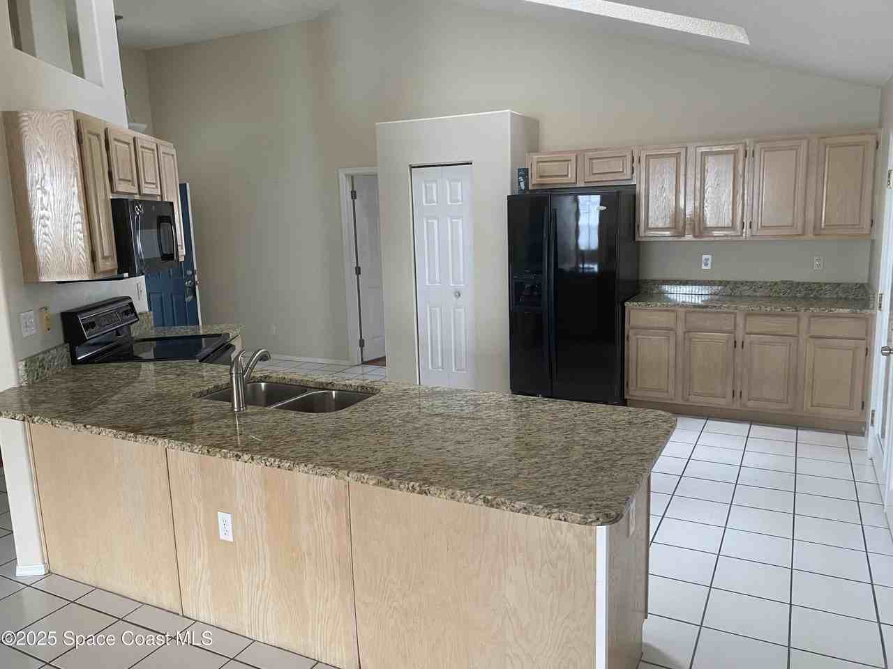 3166 Lago Vista Dr - Photo 7 of 15