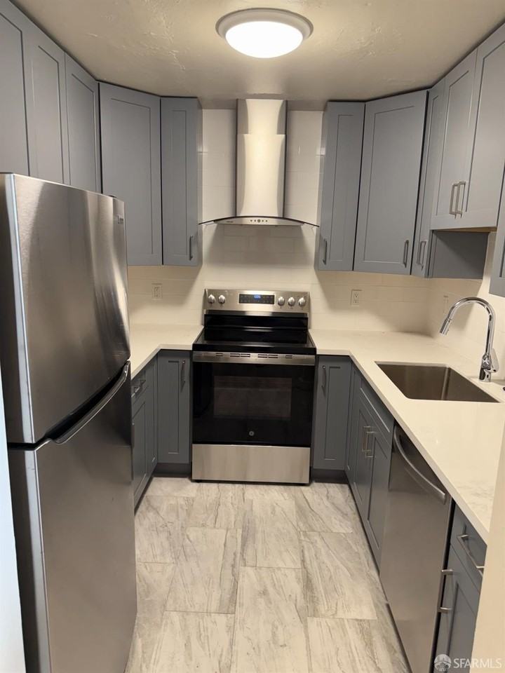 407 Sanchez St Apt 2320 #2320 - Photo 7 of 11