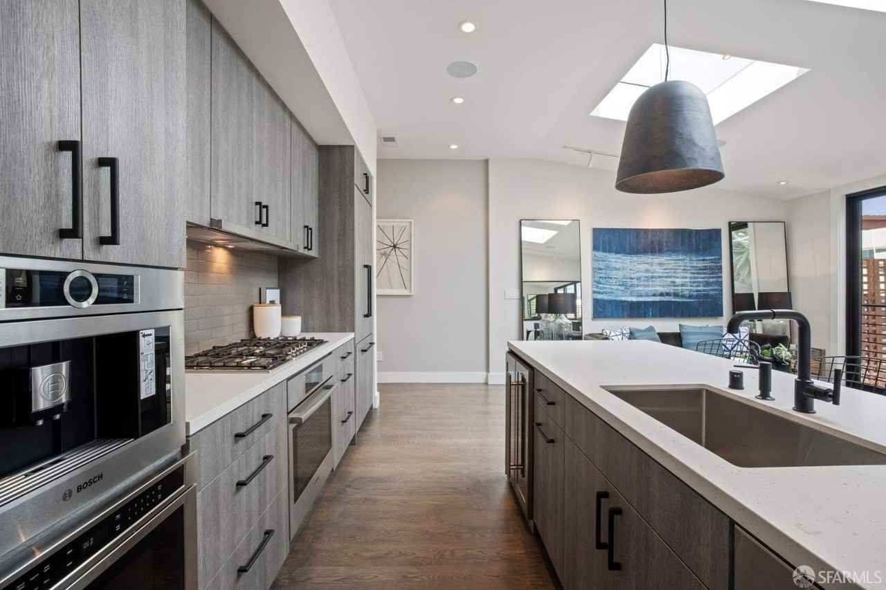 903 Minnesota St - Photo 3 of 29