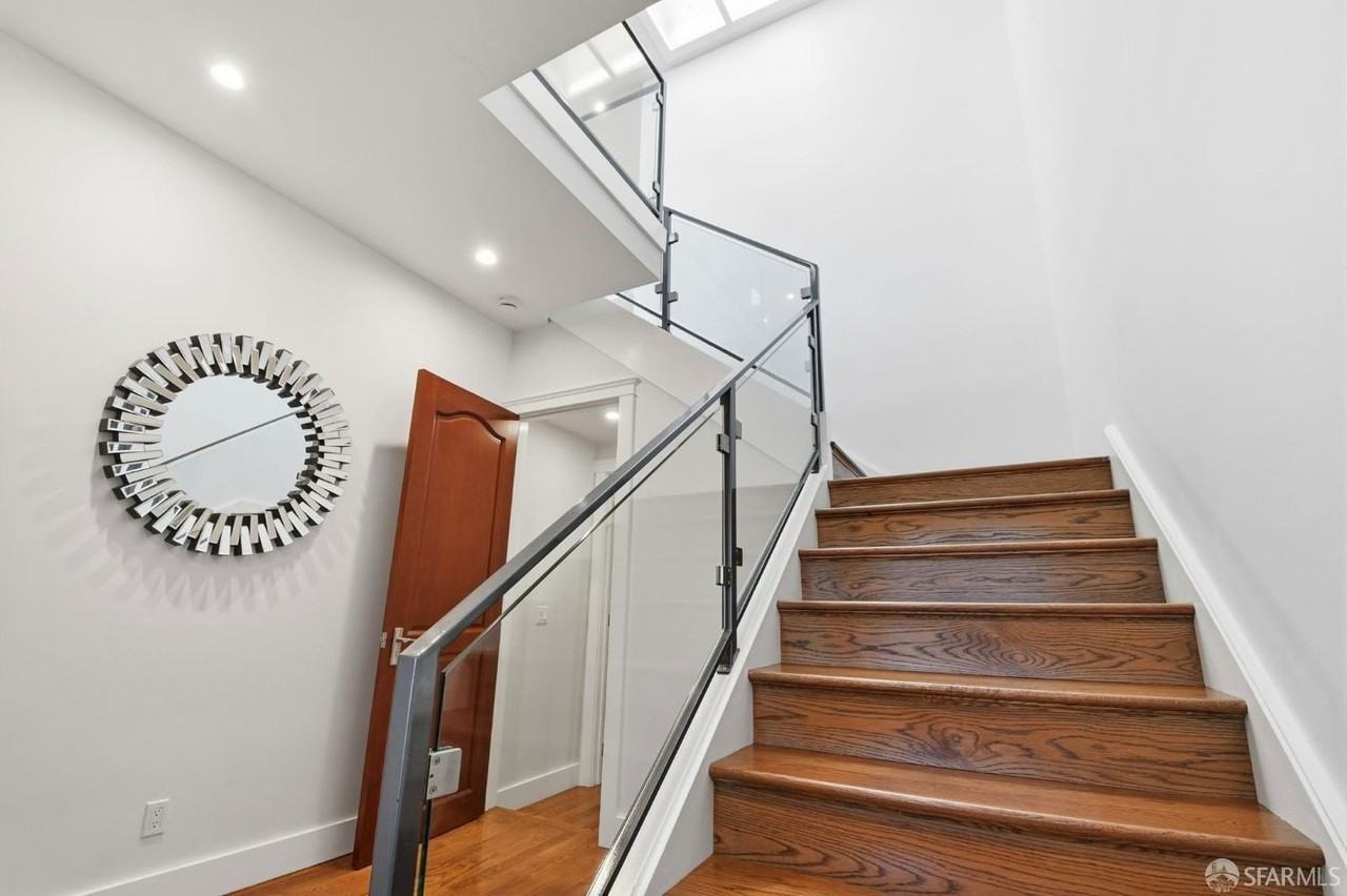 526 Silver Ave - Photo 5 of 44