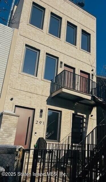 291 18th St Unit 1 #1 - Photo 2 of 15