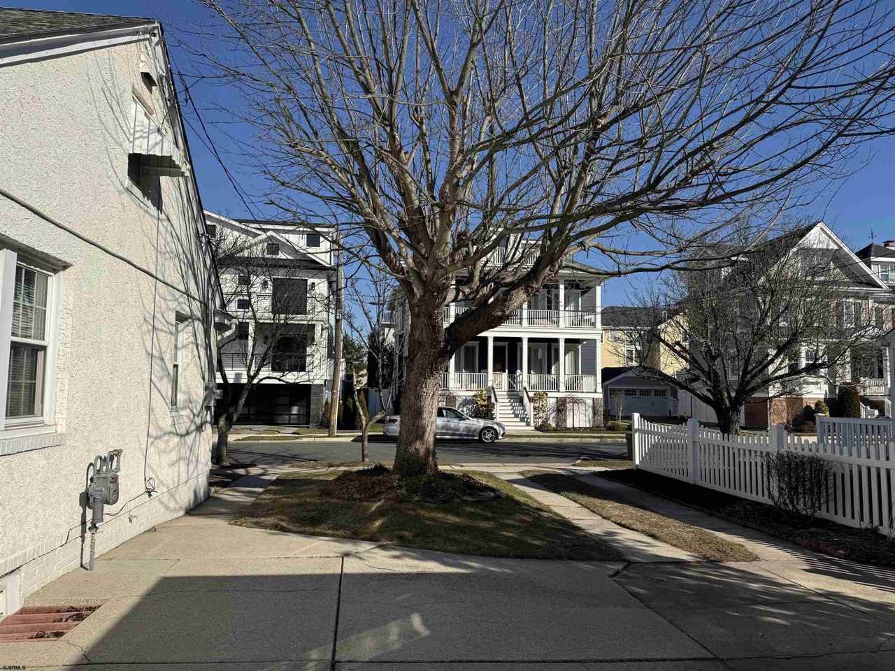 2912 Winchester Ave - Photo 2 of 14