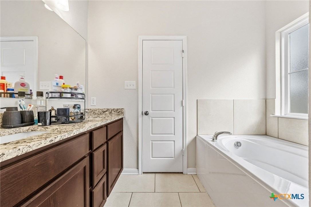 918 James Parker Cir - Photo 6 of 8