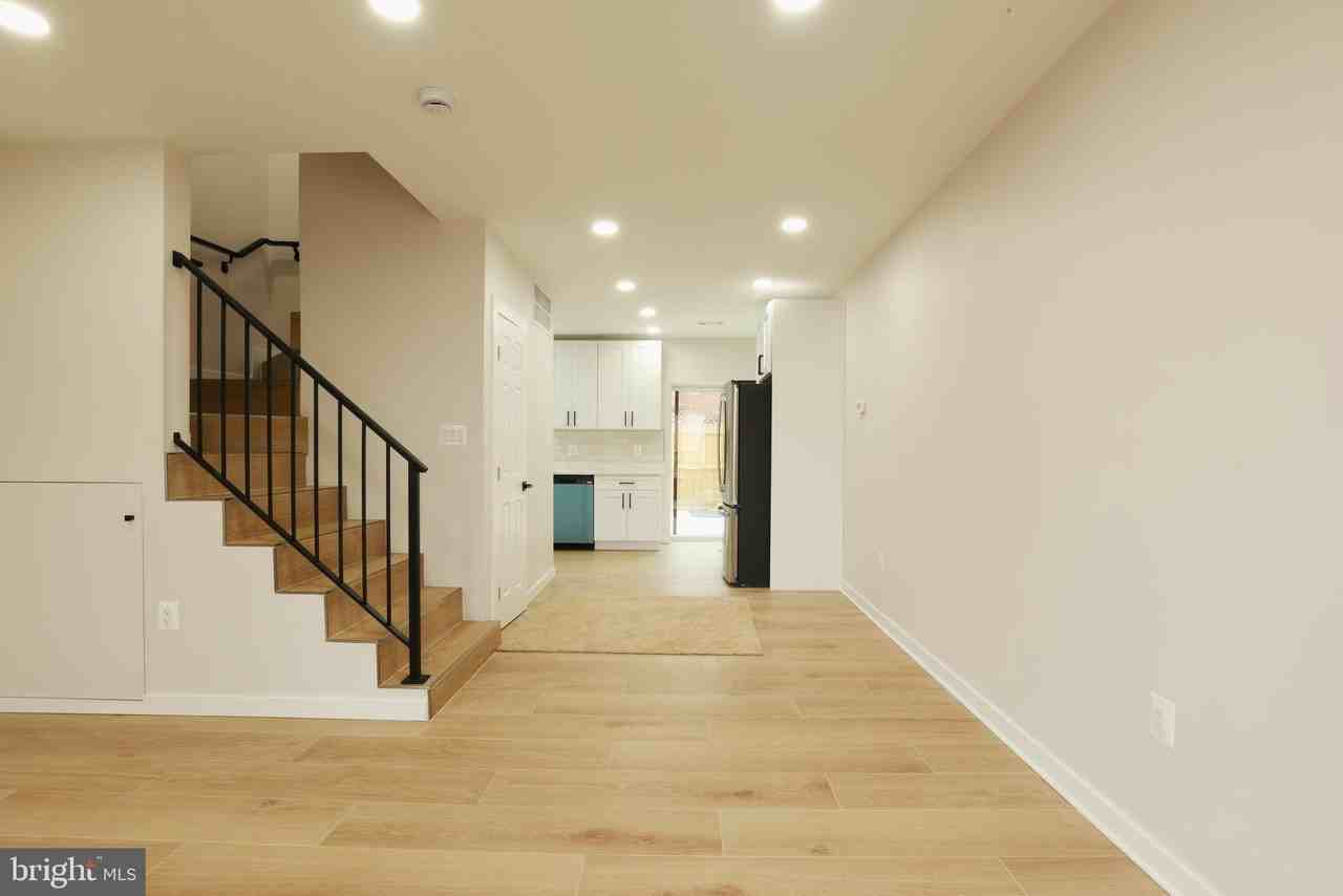 1625 Montello Ave Ne - Photo 4 of 20