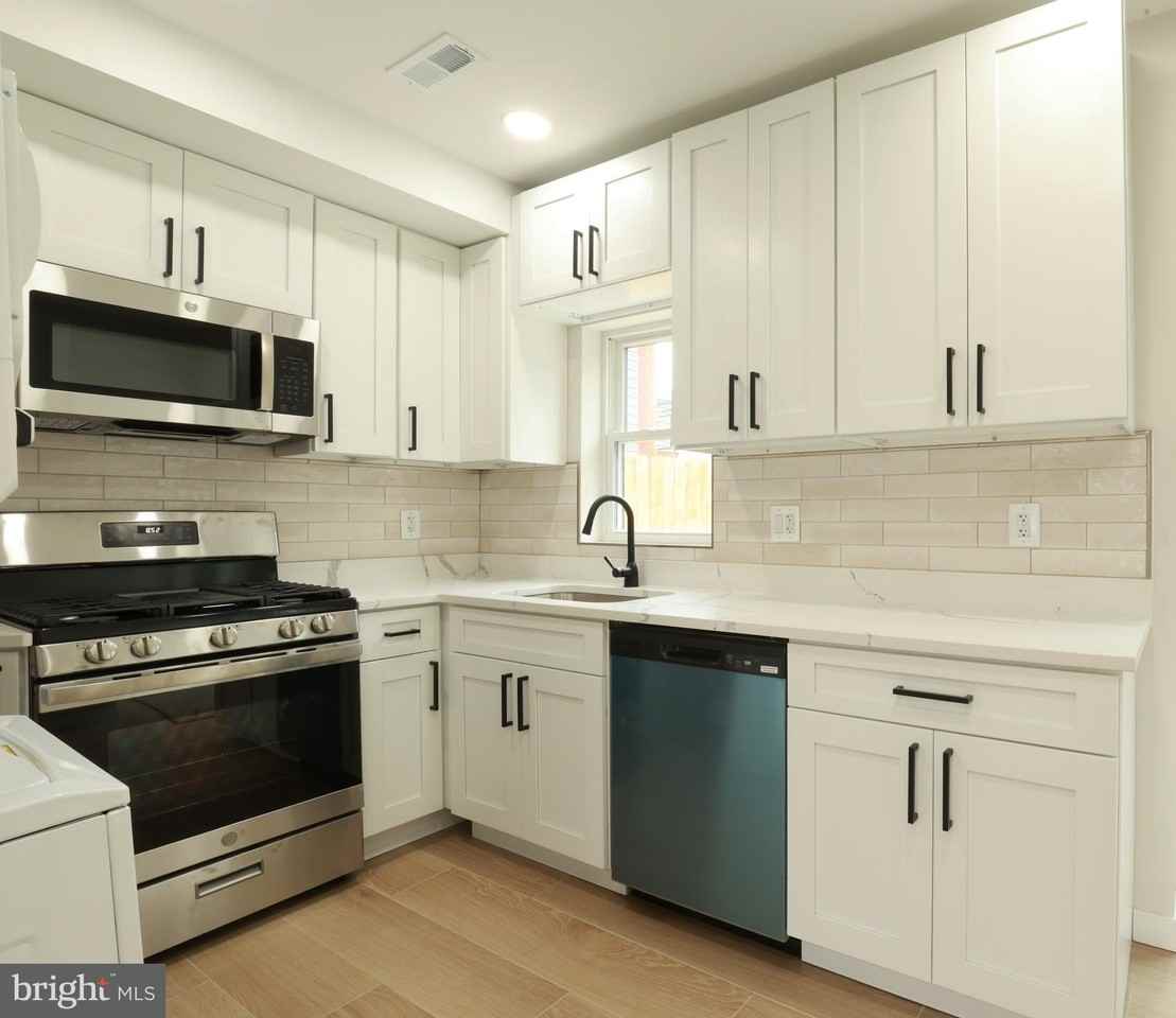 1625 Montello Ave Ne - Photo 5 of 20