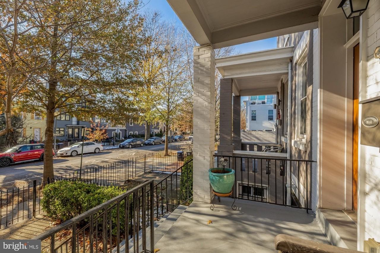 912 I St Ne - Photo 3 of 38