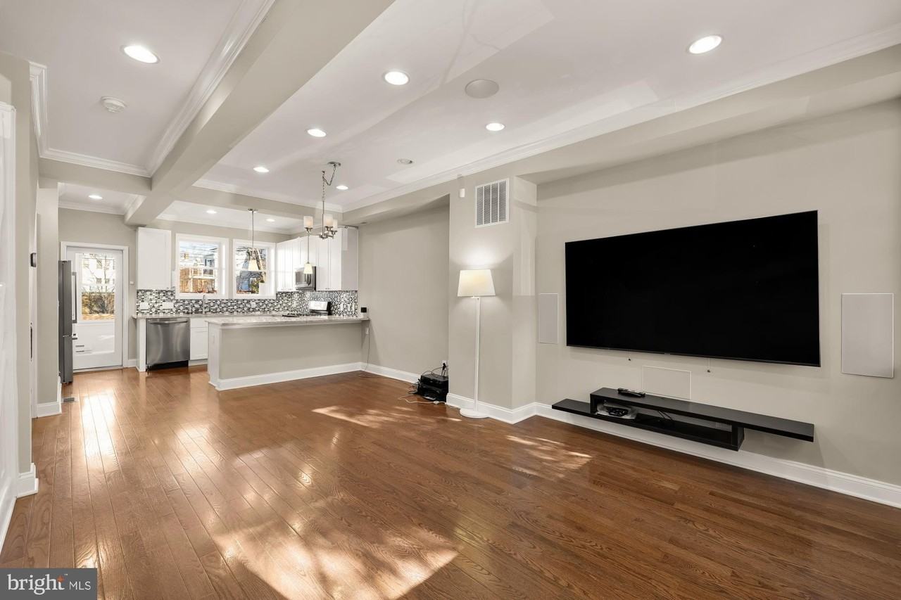 912 I St Ne - Photo 4 of 38