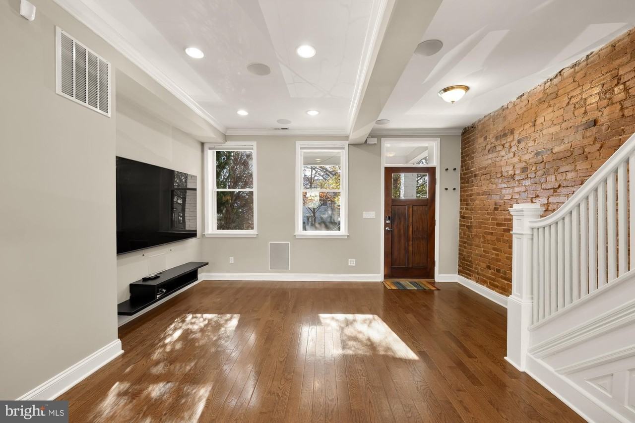 912 I St Ne - Photo 5 of 38