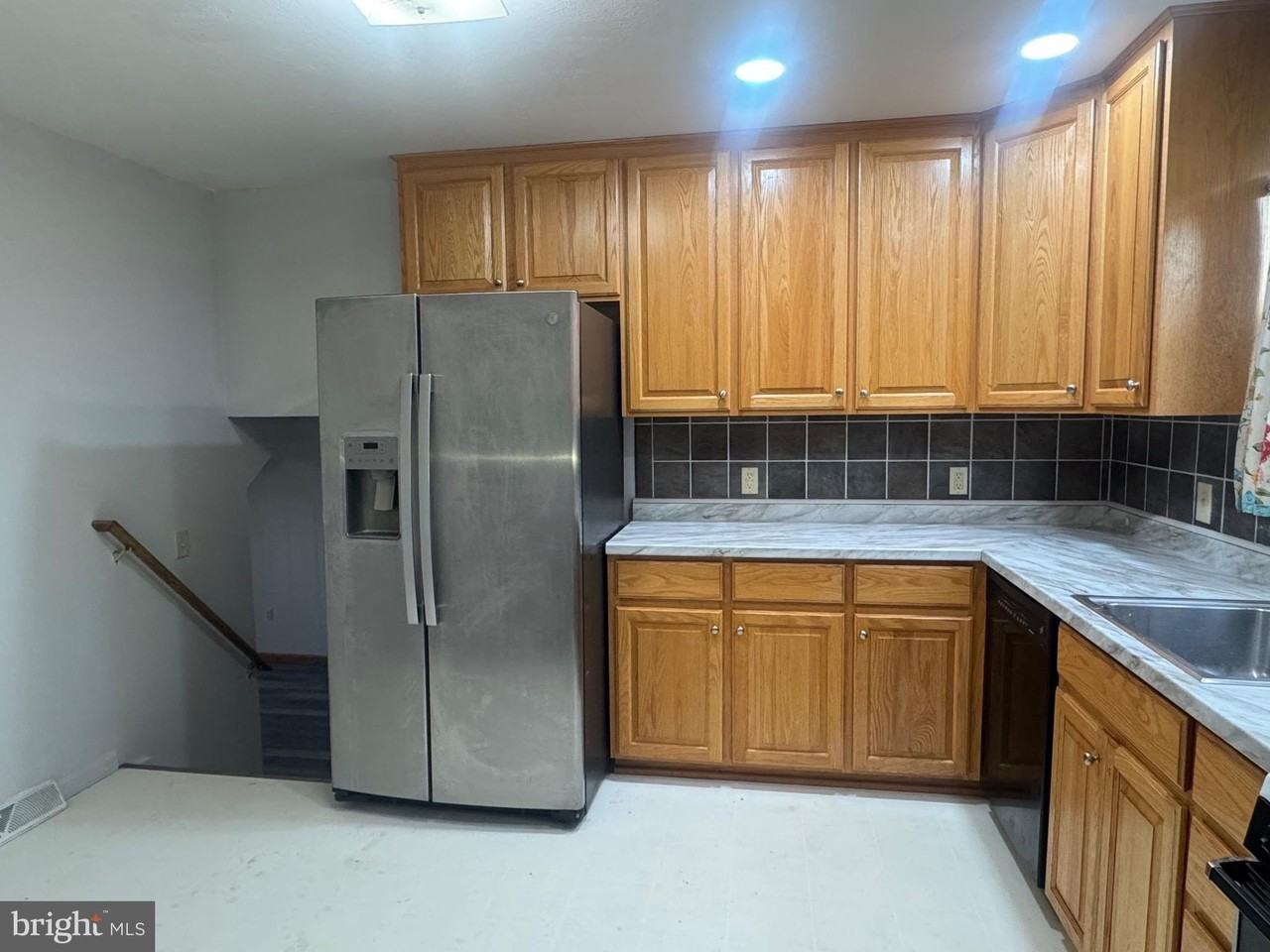 172 Chapel Dr - Photo 5 of 24