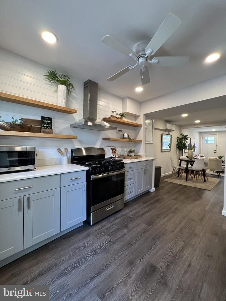 324 S Castle St - Photo 7 of 17