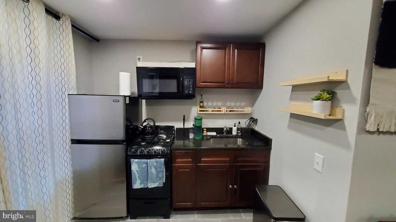 244 S Exeter St Apt 3 #3 - Photo 4 of 19