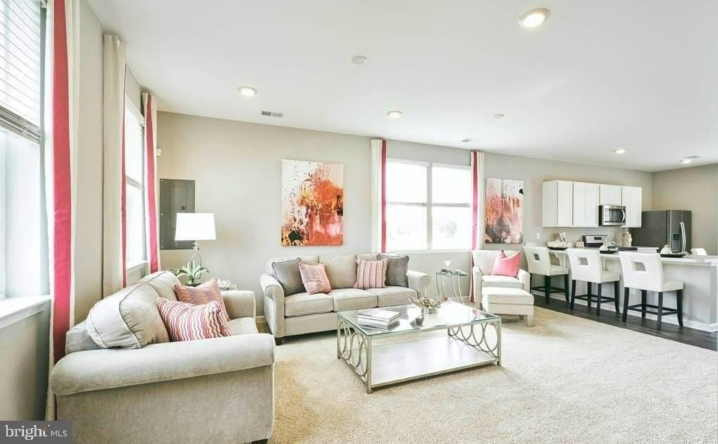 511 Wood Duck Dr - Photo 3 of 15