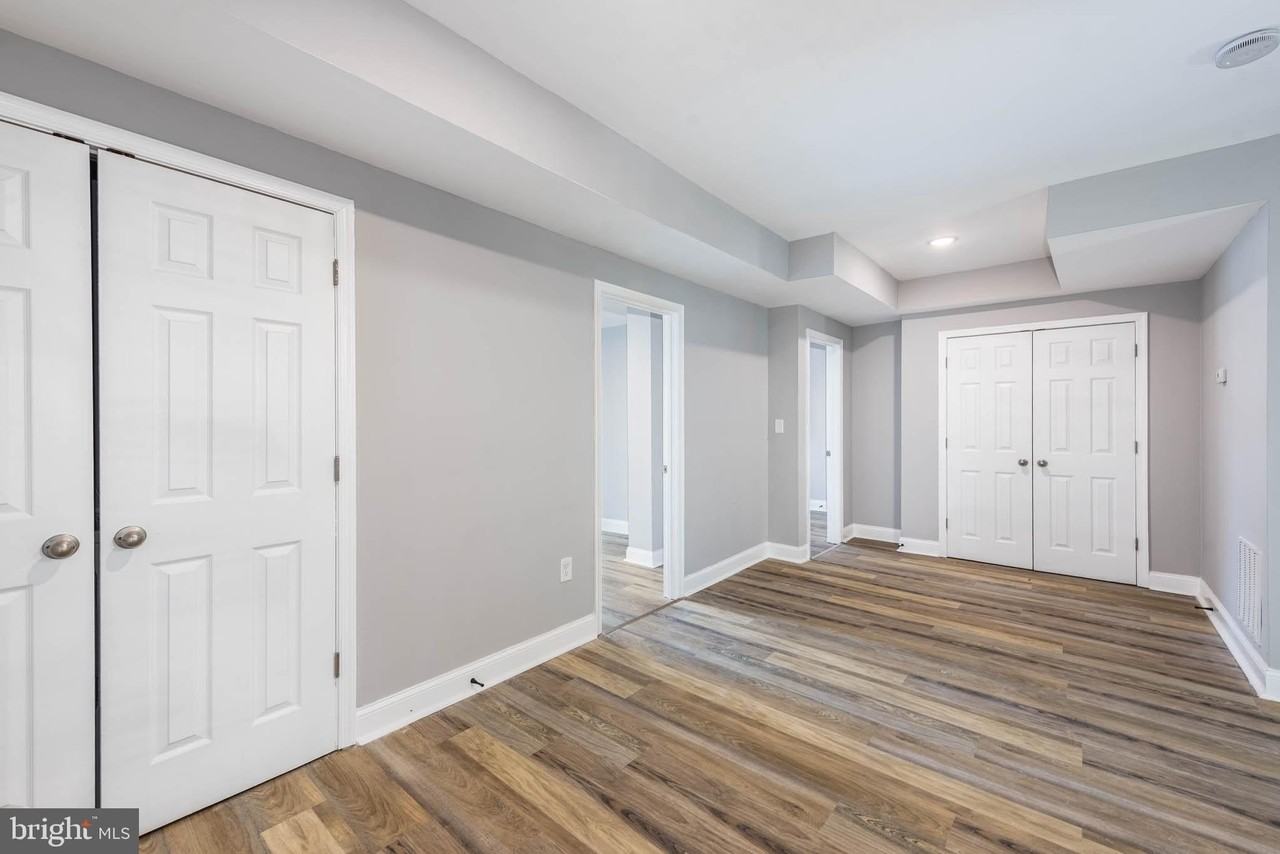 108 Edgewood Rd Apt 1 #1 - Photo 6 of 23