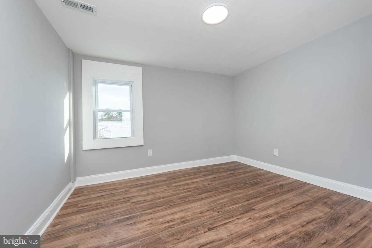 108 Edgewood Rd Apt 3 #3 - Photo 6 of 19