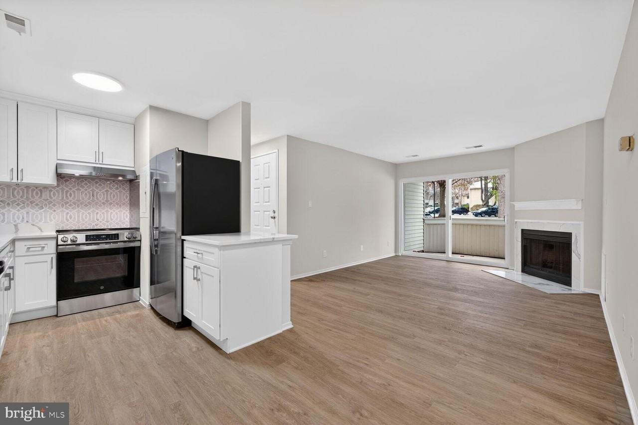 18207 Swiss Cir Apt 2-97 #2-97 - Photo 3 of 19