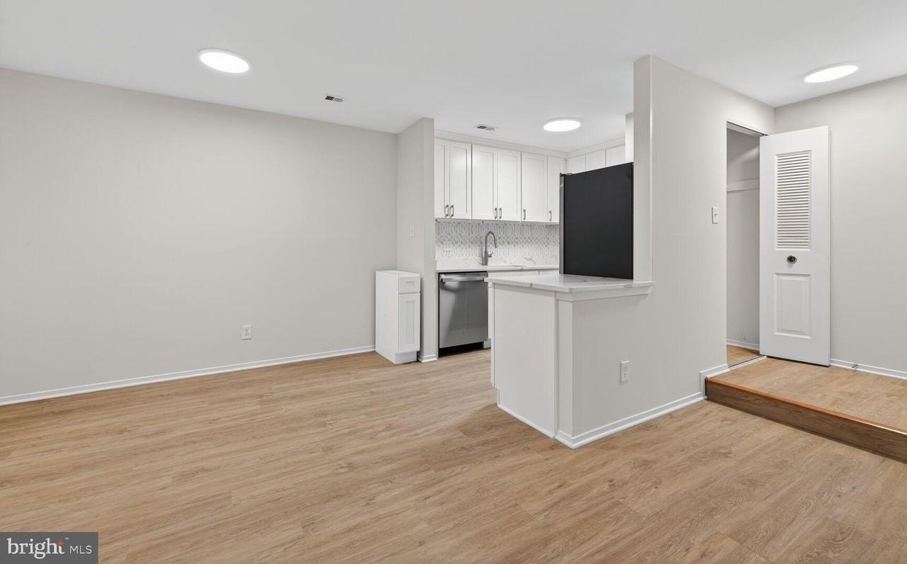 18207 Swiss Cir Apt 2-97 #2-97 - Photo 6 of 19