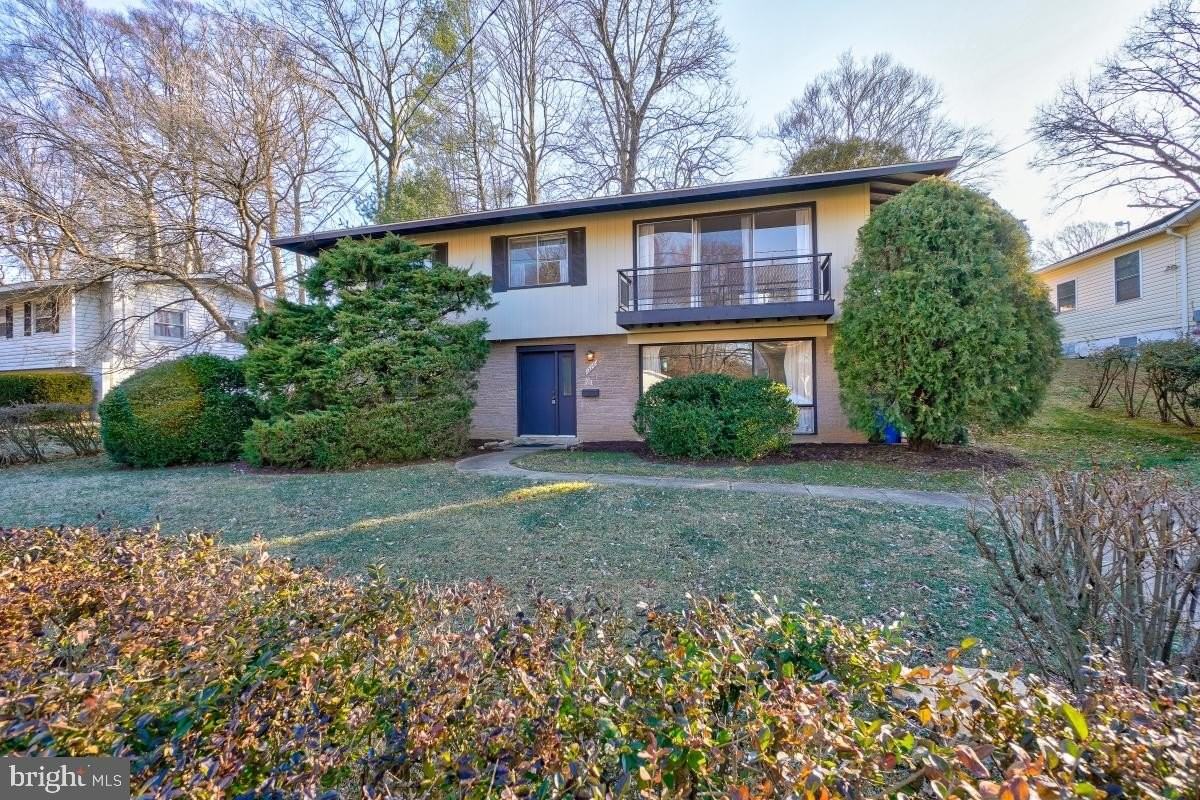 13701 Arctic Ave - Photo 2 of 45