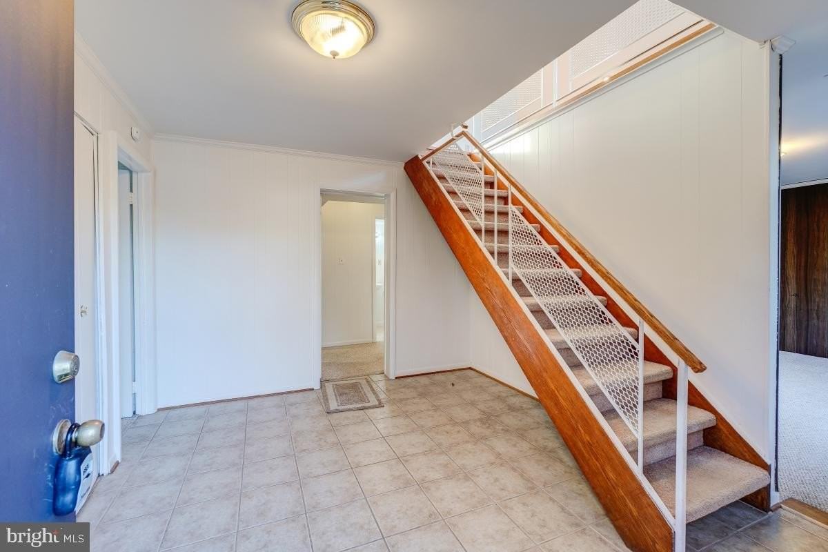 13701 Arctic Ave - Photo 6 of 45