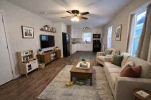 featured image of 215 S 5th St