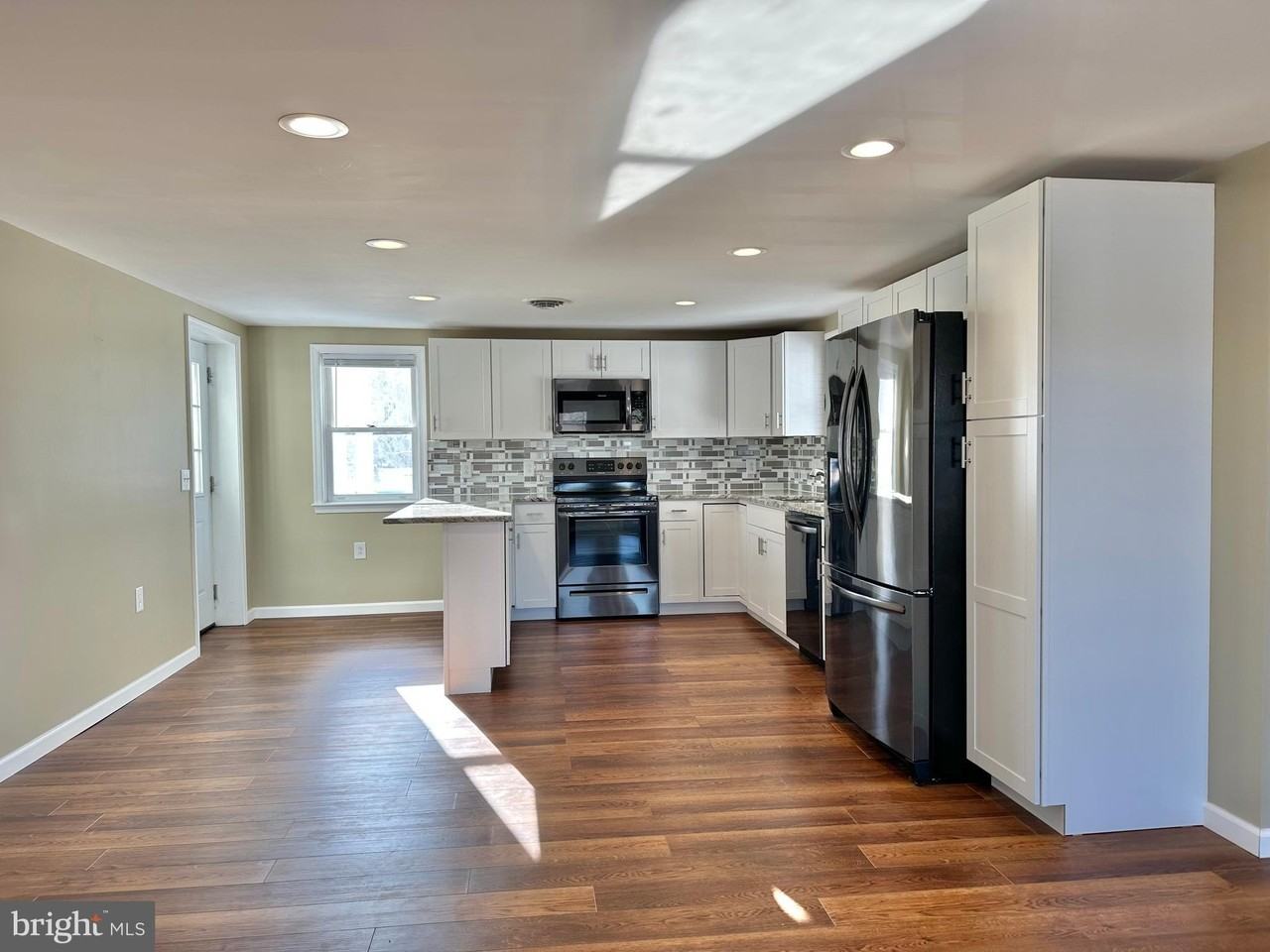 10350 Claiborne Rd - Photo 2 of 18