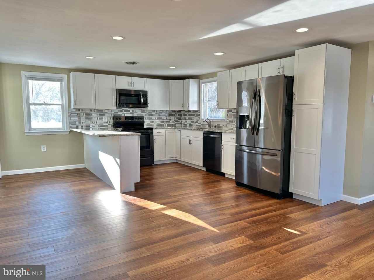 10350 Claiborne Rd - Photo 3 of 18