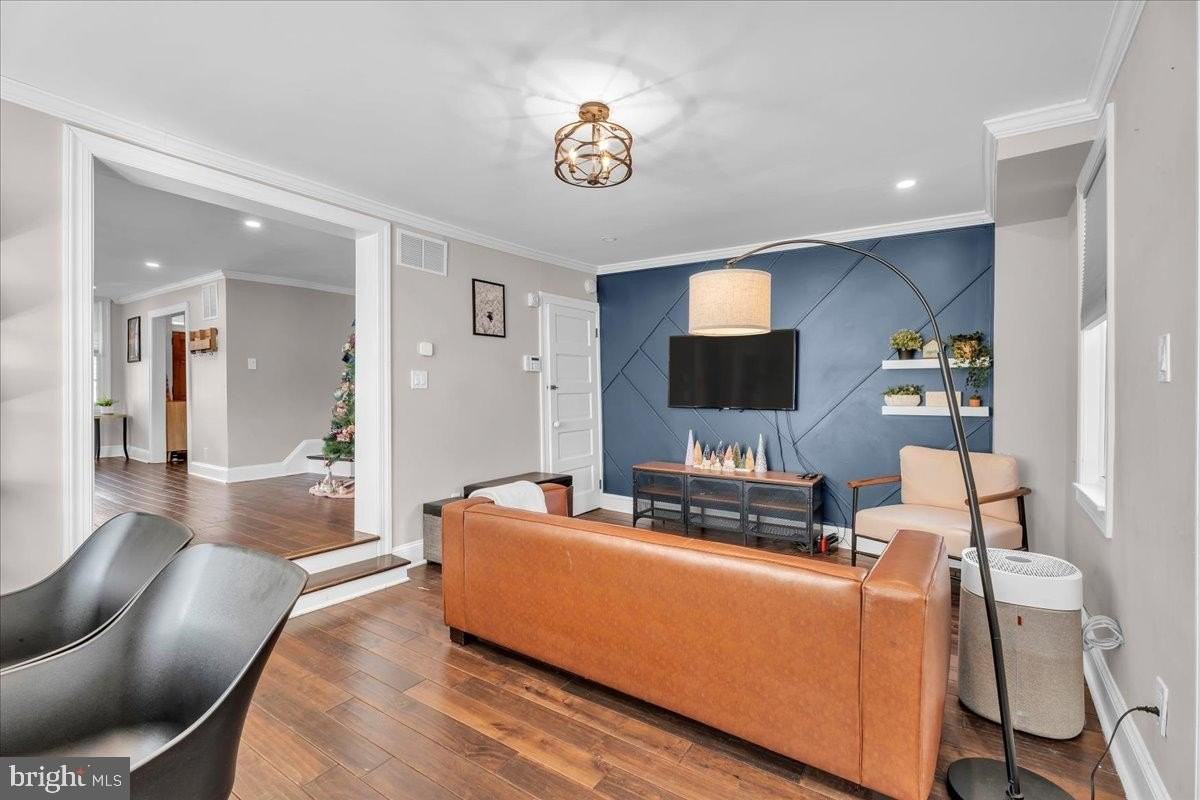 406 Kings Hwy E - Photo 6 of 41