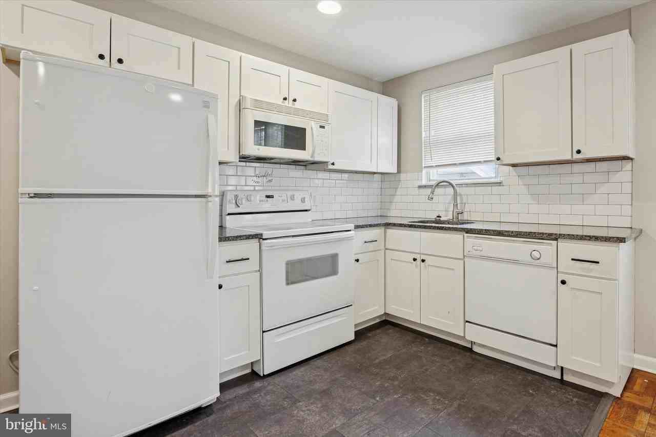 682 2nd Ave - Photo 3 of 17