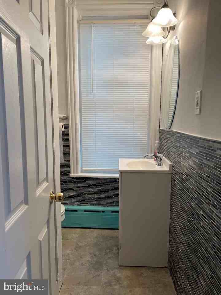 526 Macdade Blvd - Photo 3 of 14