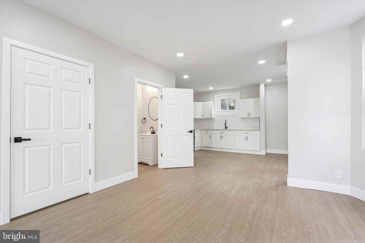 5518 Chew Ave - Photo 7 of 19