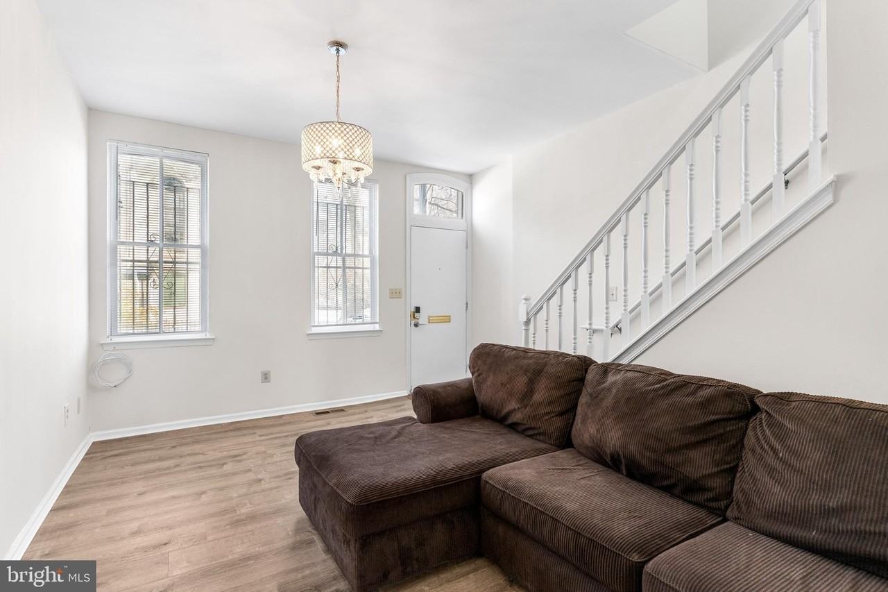 1738 N Bouvier St - Photo 4 of 30