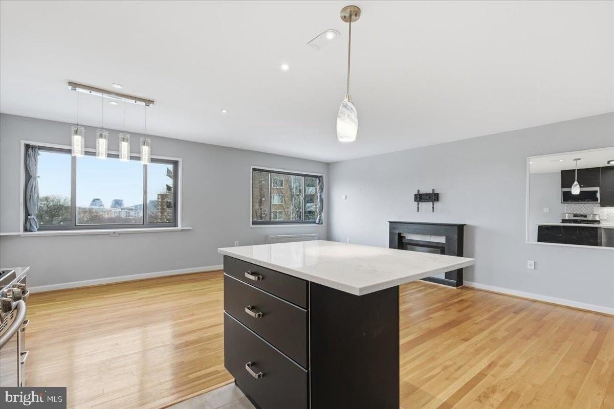 1300 S Arlington Ridge Rd Apt 618 #618 - Photo 5 of 19