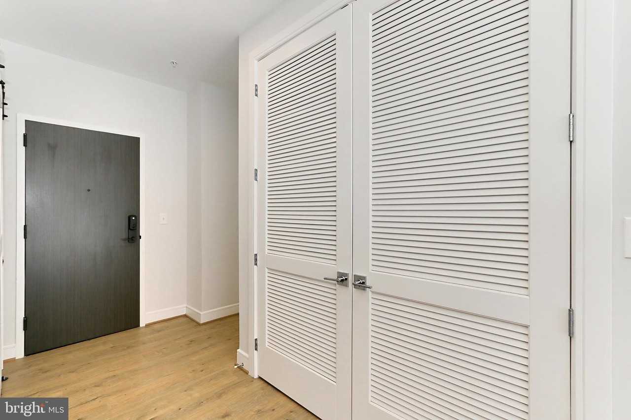 635 Slaters Ln Apt G01 #G01 - Photo 5 of 50