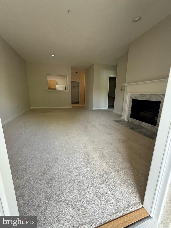 12012 Taliesin Pl Apt 24 #24 - Photo 7 of 16