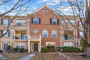 featured image of 4505 Henley Pl