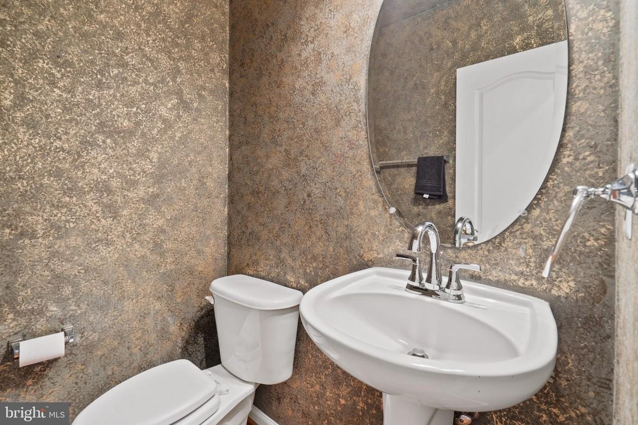 4505 Henley Pl - Photo 4 of 33