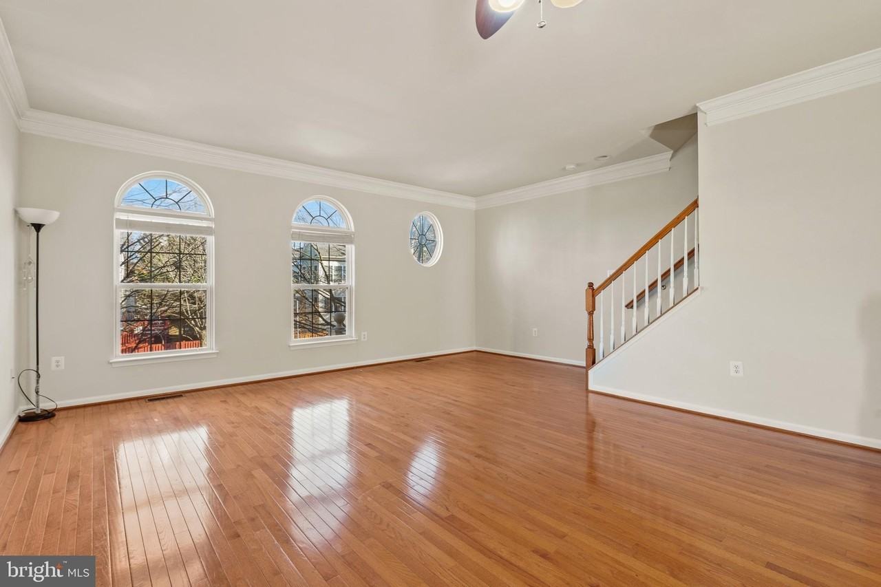 4505 Henley Pl - Photo 6 of 33