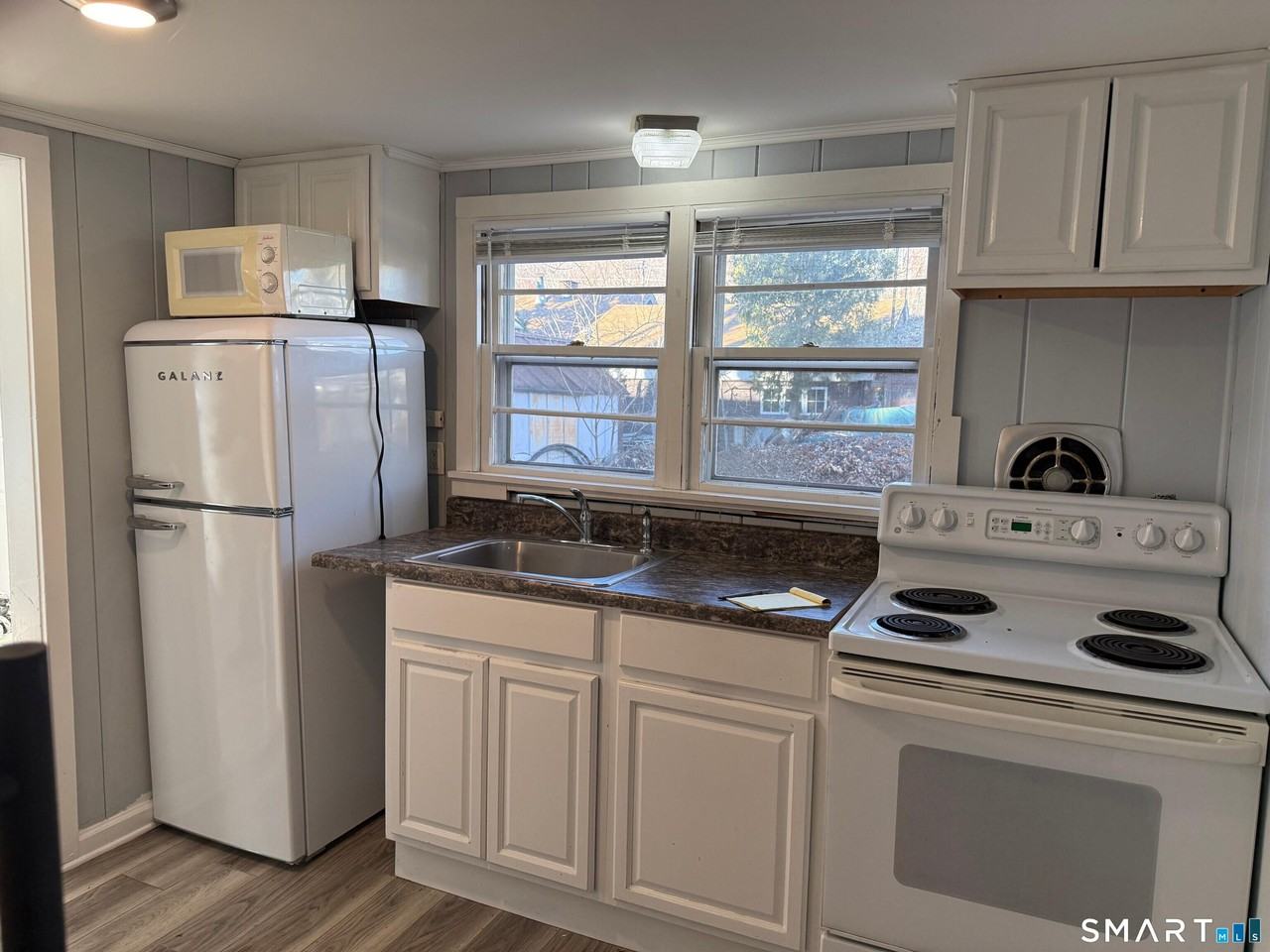 106 Wall St - Photo 3 of 9