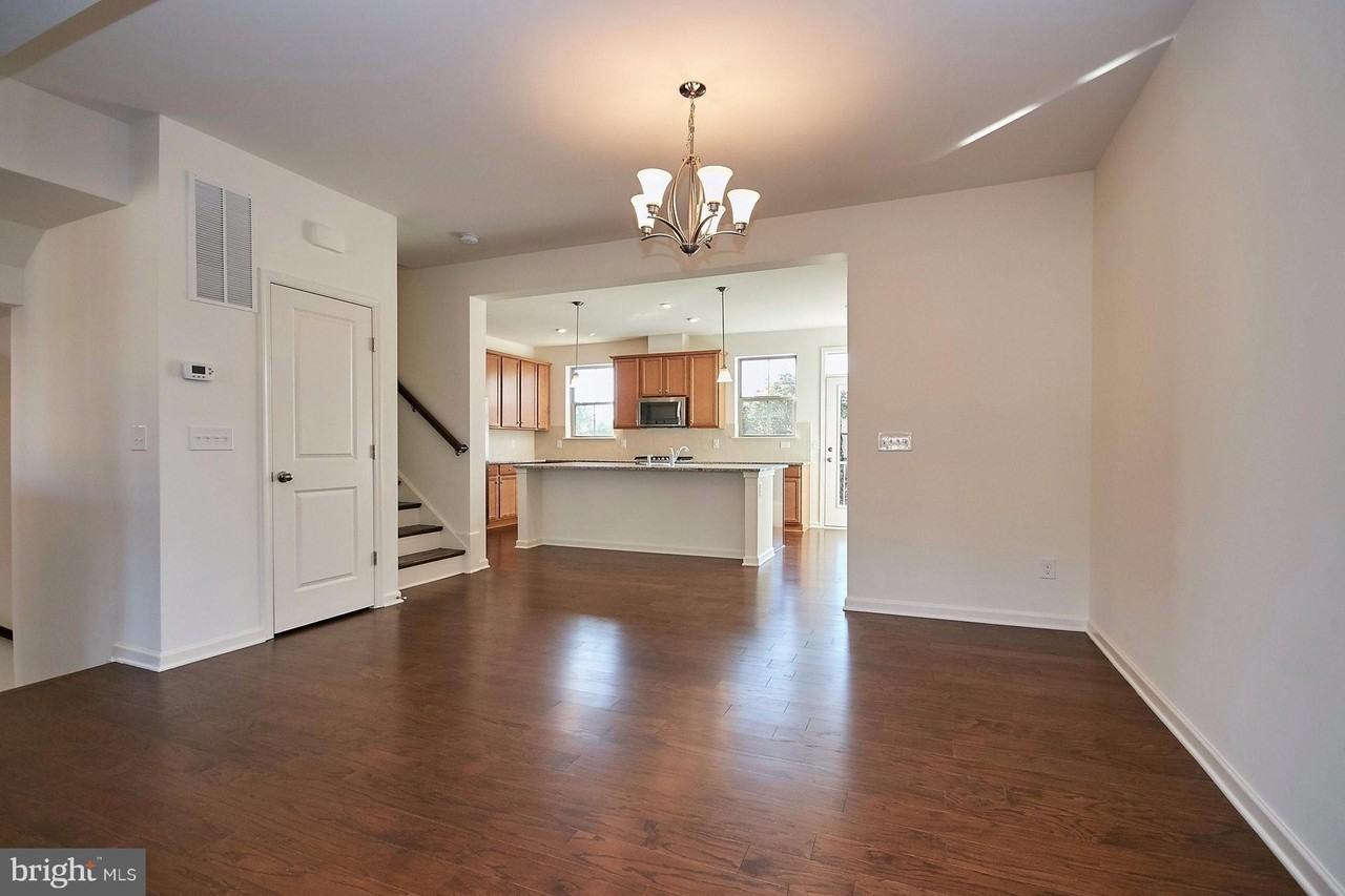 43428 Robey Sq - Photo 7 of 30