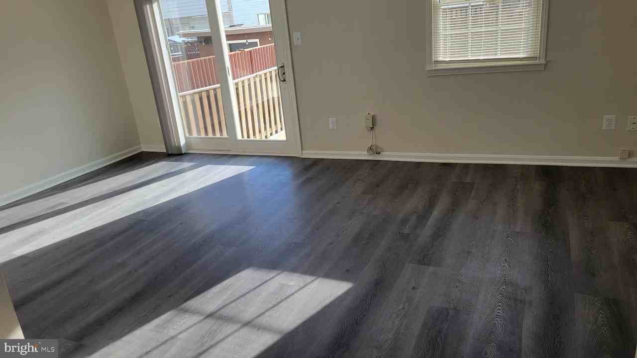 2055 Pilgrim Dr - Photo 6 of 30