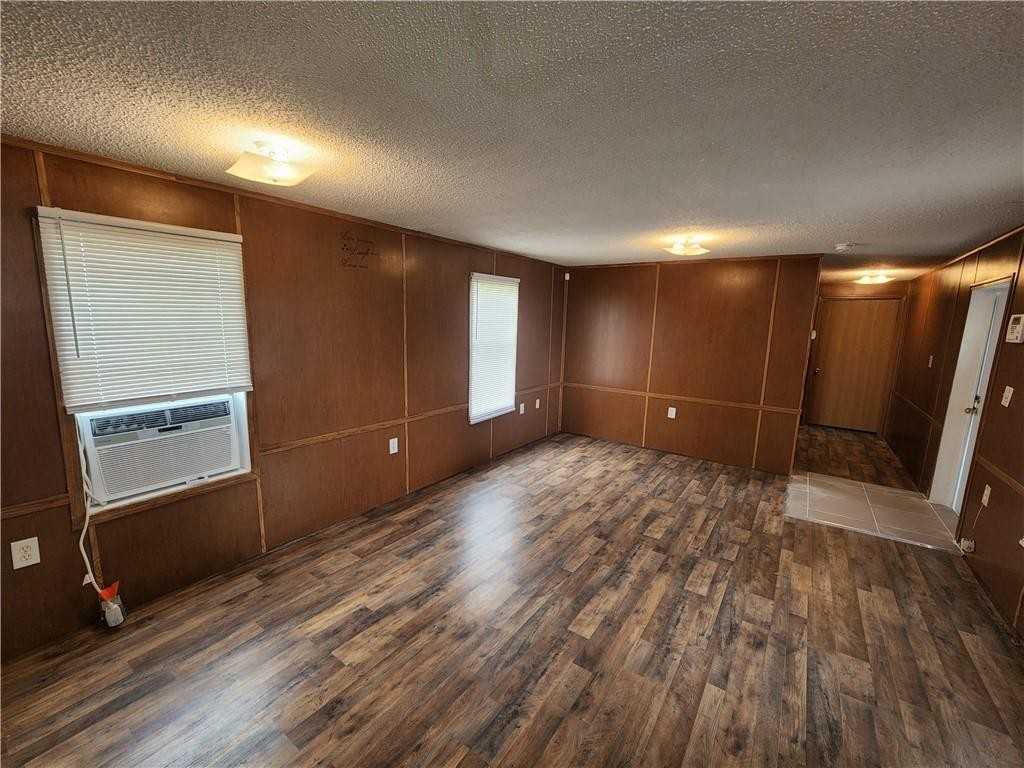 176 Penny Dee Dr - Photo 6 of 17