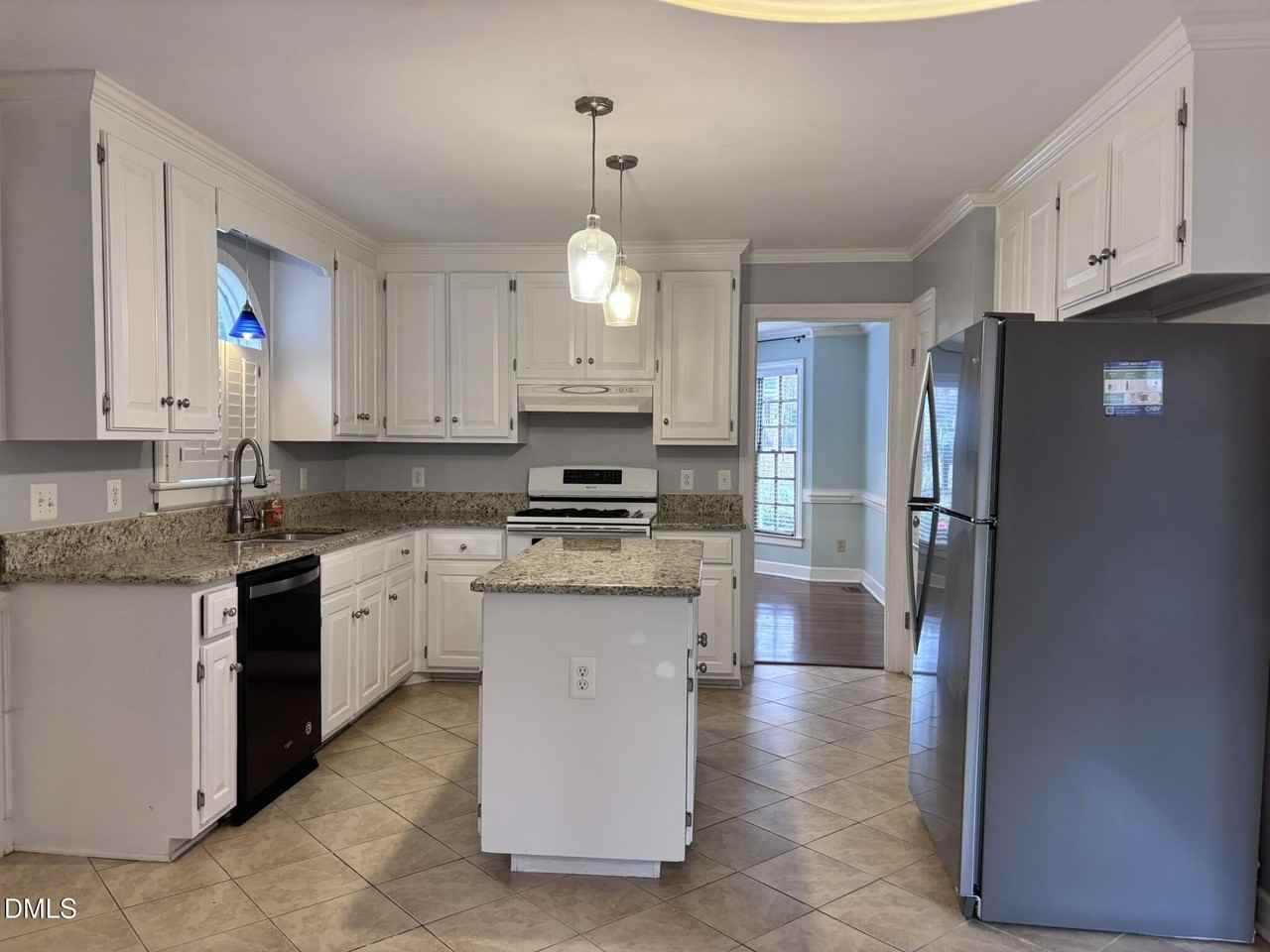 207 Leeward Ct - Photo 2 of 19