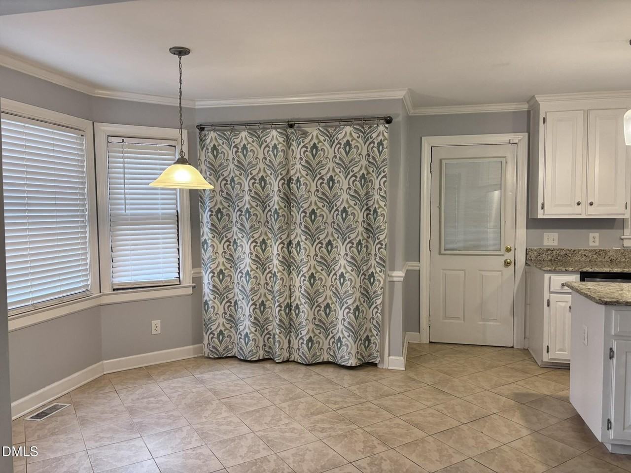 207 Leeward Ct - Photo 4 of 19