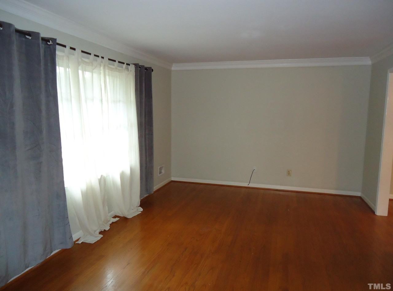 805 Northbrook Dr - Photo 4 of 22