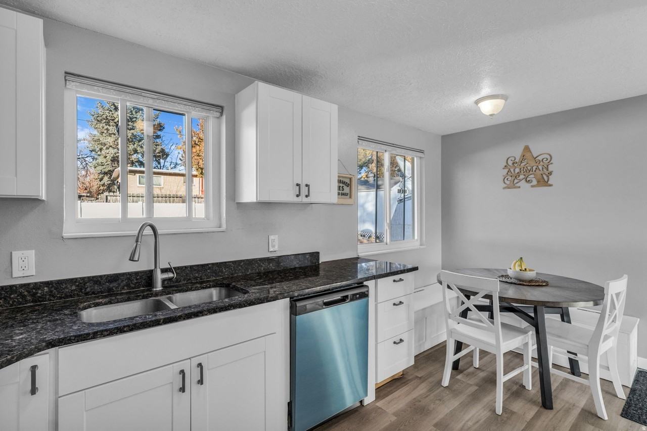 1992 W Afton Cir - Photo 6 of 22