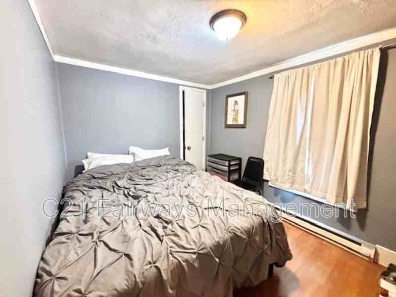 217 N Lincoln Ave #2 - Photo 3 of 20