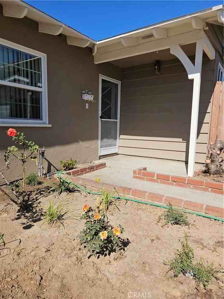 24201 Ambassador Pl - Photo 2 of 33