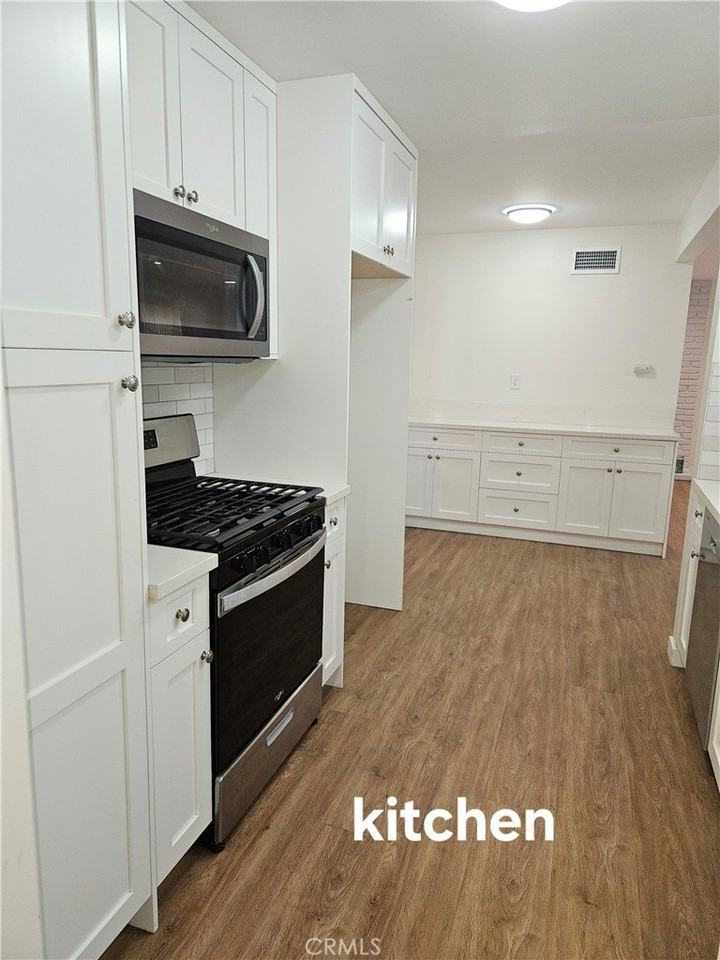 24201 Ambassador Pl - Photo 4 of 33