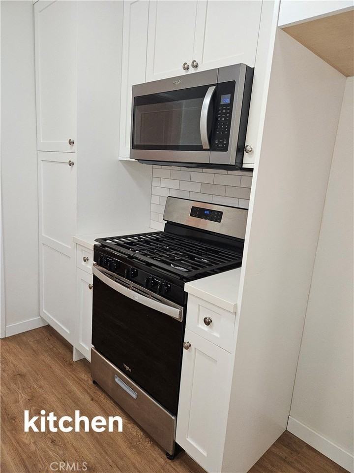 24201 Ambassador Pl - Photo 5 of 33